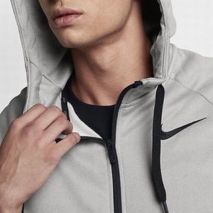 Nike Therma Training Hoodie Grey